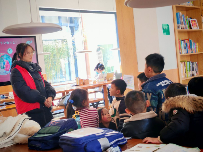 文暖童心，润物无声 ——山东大学“助力黔行”志愿服务队顺利开展文科系列课程