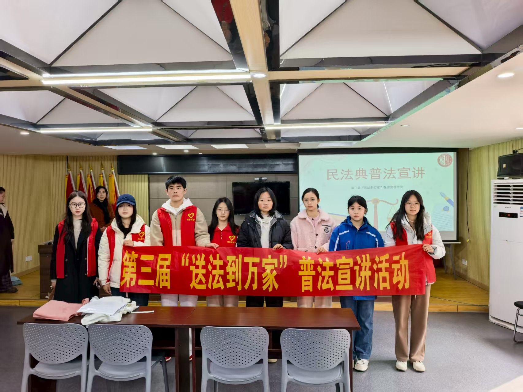 典润社区暖民心 法治护航新生活 ——学锦社区“与法同行，守护民生”普法活动顺利举办