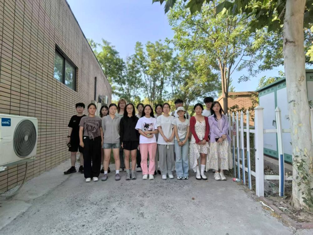 童心同行护成长 健康知识进校园