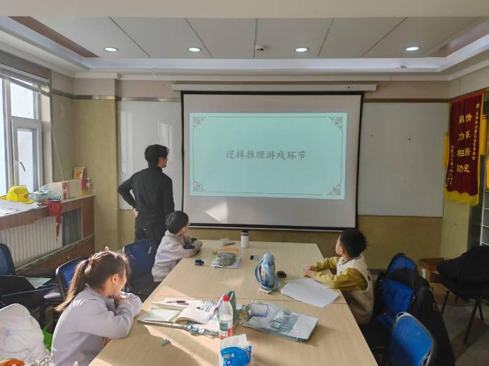 知常达用，博学笃行——柳荫春风支教队开展多元素质课程