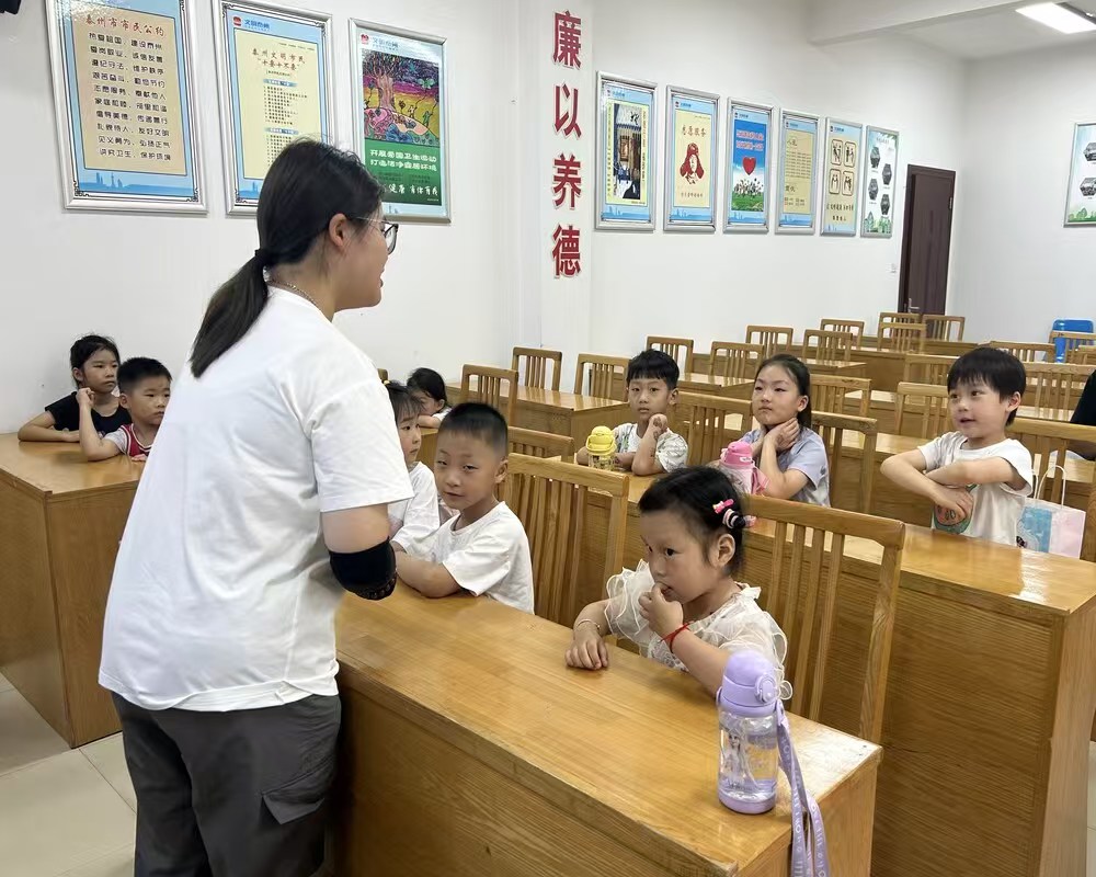 英文趣课堂，点亮暑期光——南京师范大学泰州学院“红心研墨”暑期社会实践纪实（4）”
