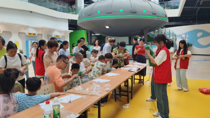 辨食品安全，学合理膳食——南京师范大学泰州学院“红心研墨”暑期社会实践纪实（2）