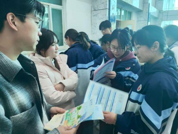 长安大学寒假优秀学子回母校活动