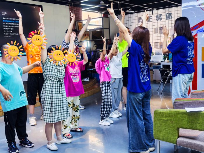 中国地质大学（北京）陇萤心灯实践团为兰州心智障碍青年群体的心灵“减负”以践行青年之责