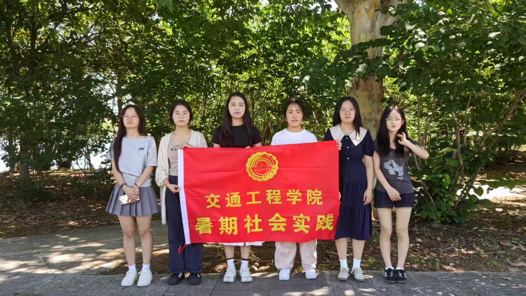 “天印白鹭” 实践团队开展 “走进车企科普社区” 暑期社会实践活动