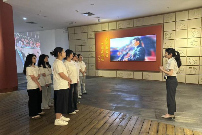 红土育新苗，双语传薪火 ——龙岩学院外国语学院“红土译韵·薪火相传”实践队纪实