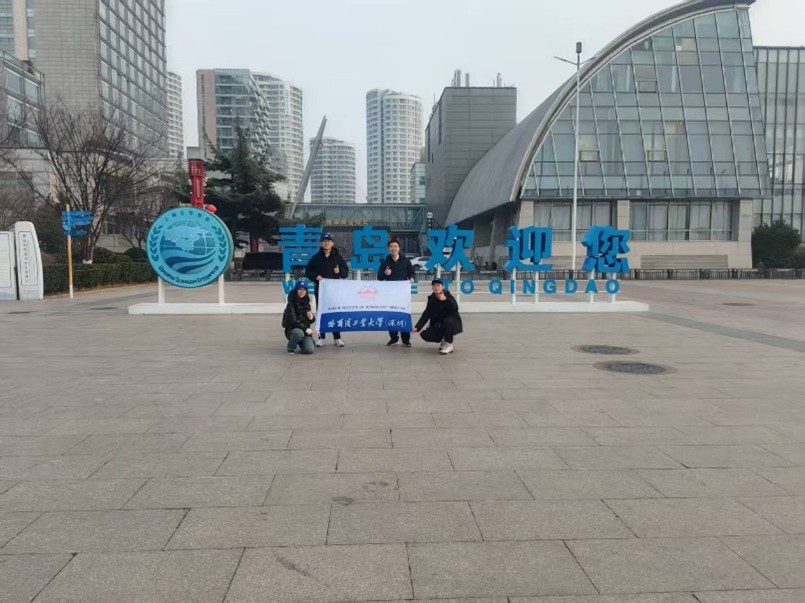 实践队成员在青岛奥帆中心参观