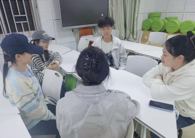 深学全会精神，力行教育使命 ——福建师范大学教育学院2023级教育技术学班团支部举办“学习领会党的二十届四中全会精神”交流会