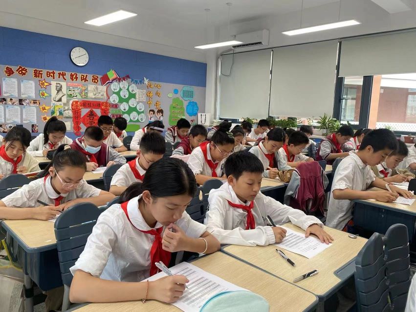 共筑青少年心理健康防线：聚焦社恐问题，点亮心灵之光