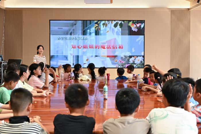 河海大学三下乡：与压力和解，与快乐同行——团队开展心理健康主题课