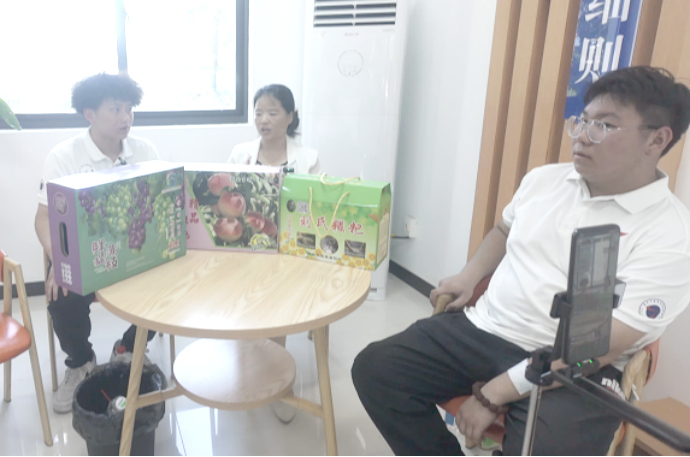 电子信息工程学院：青春助农展风采 直播带货促振兴
