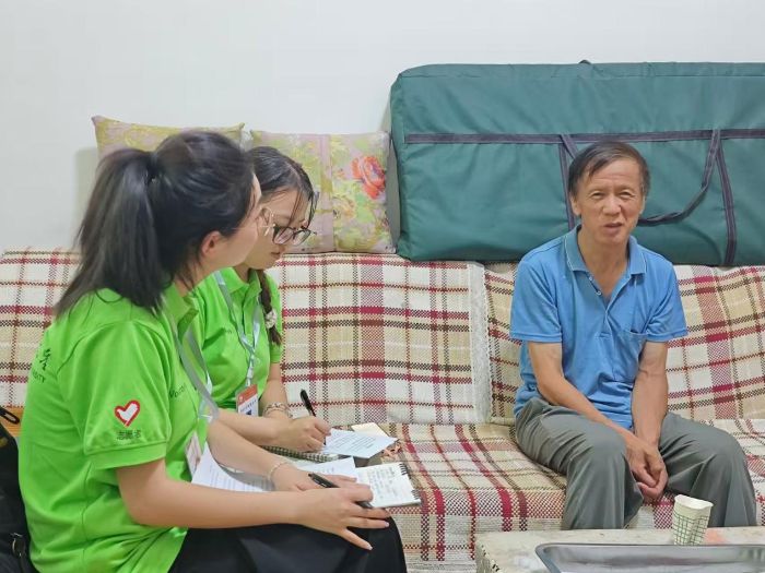 黄土地上的“苦果”：农民作家的乡土守望与时代回响