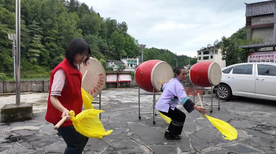 苗鼓承古韵，苗歌续新声