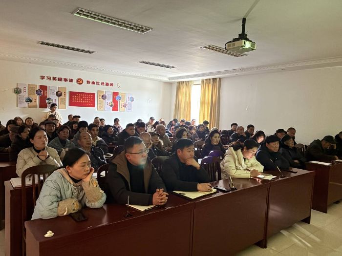 法治教育课堂生动开展 治安管理知识深入基层 ——九九八普法队走进恩施市五峰山社区开展普法宣传