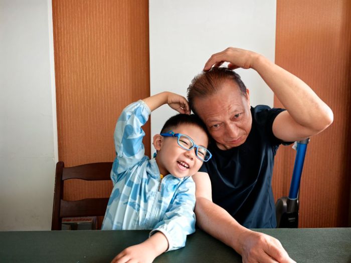 “银龄童梦・智暖同行”矿大学子返乡绘就老幼双向帮扶新图景