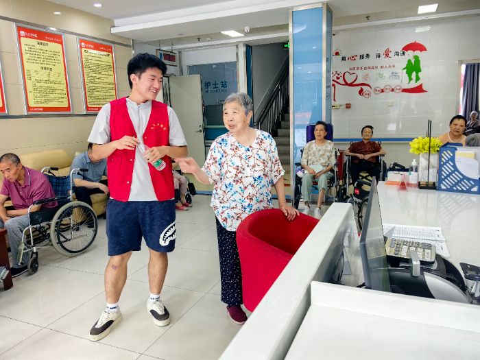 笔墨绘温情，青春暖夕阳——淮北师范大学“微光暖基层 青春办实事”三下乡社会实践团队三下乡活动纪实