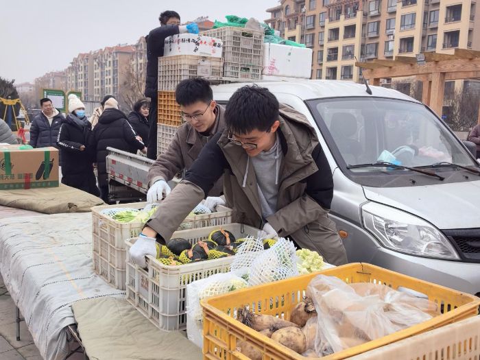 社区大集聚温情，助农便民暖民心 ——社区市集，解民忧暖民心活动