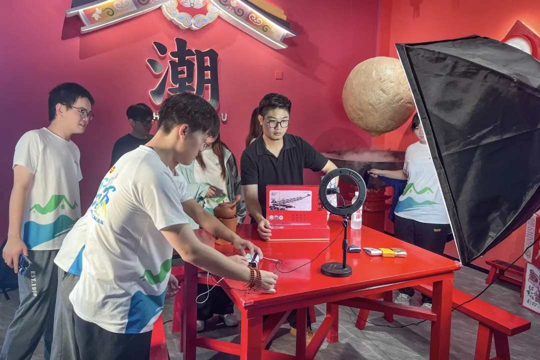 云展潮味匠心，直播焕新非遗