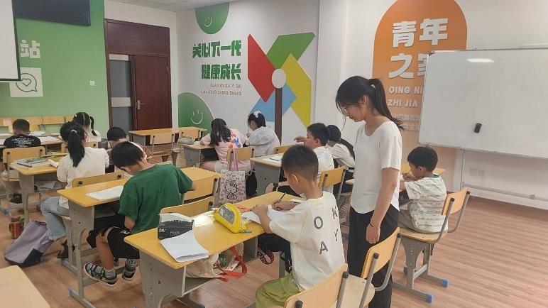 青春力量赋能成长  爱与知识点亮童年