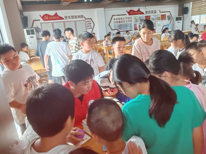 科技助力成长，智慧点亮梦想