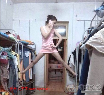 这位学生妹子是舞蹈系的吧