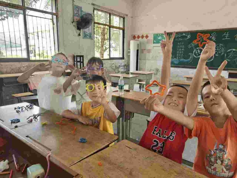 湖北师范大学外国语学院满天星实践队支教第七天：红色铸魂，劳动育心
