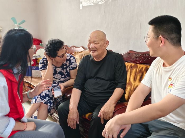 感悟九旬老兵家国情怀  砥砺青春奋斗报国之志