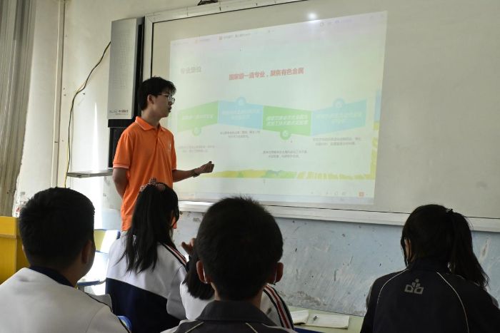 东乡的暑假答卷：兰理工材料学子为何奔赴“双讲台”？