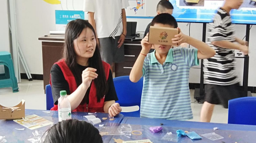 安财学子情暖沈圩，七彩假期绘就童梦成长新图景