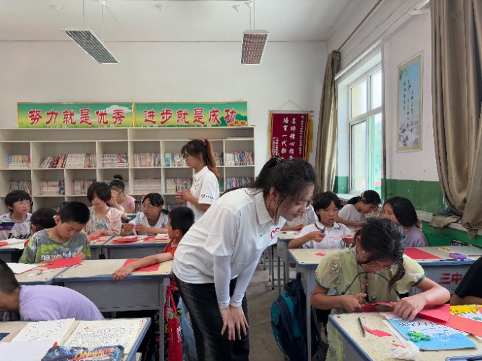 山西师范大学三下乡|剪纸裁新韵 非遗润童心