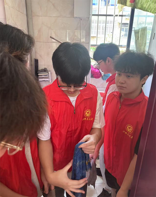 拾光聚力映初心 青春志愿暖社区——机械工程学院实践团队深耕社区服务一线