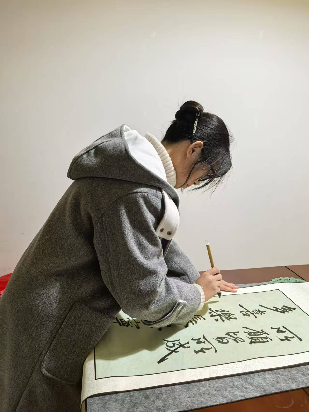 墨香盈万湖，春联送福贺蛇年