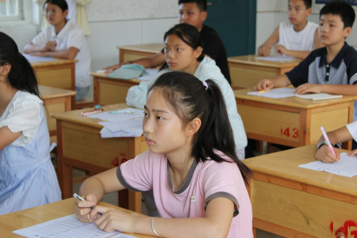 红心铸魂，艺润乡心 ——合肥大学语言文化与传媒学院暑期三下乡实践团队书