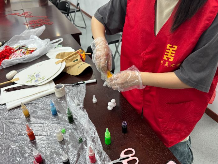 青春实践绽放非遗光彩——南京师范大学泰州学院“红心研墨”暑期社会实践纪实（3）