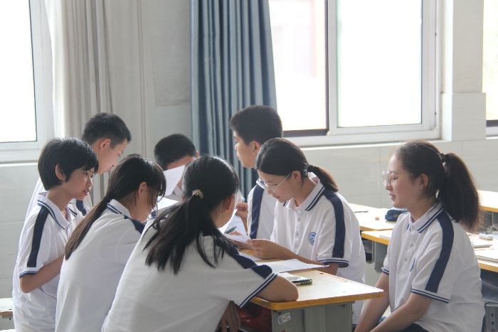 山东大学学生唐仲英爱心社2025商河“梦之翼”夏令营开展“红色剧本杀”特色活动