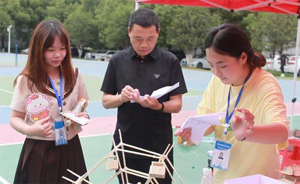 湖北第二师范学院建筑与材料工程学院举行“5.25”联展活动