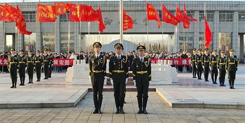 聊城大学法学院举办“生态优先绘新卷，绿色添彩展宏图”升国旗仪式