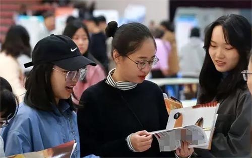 两类大学生有“福气”了，毕业后有望直接当老师