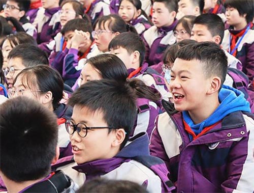 陈超洋在九华江声中学开展“红心向党，科学筑梦”主题励